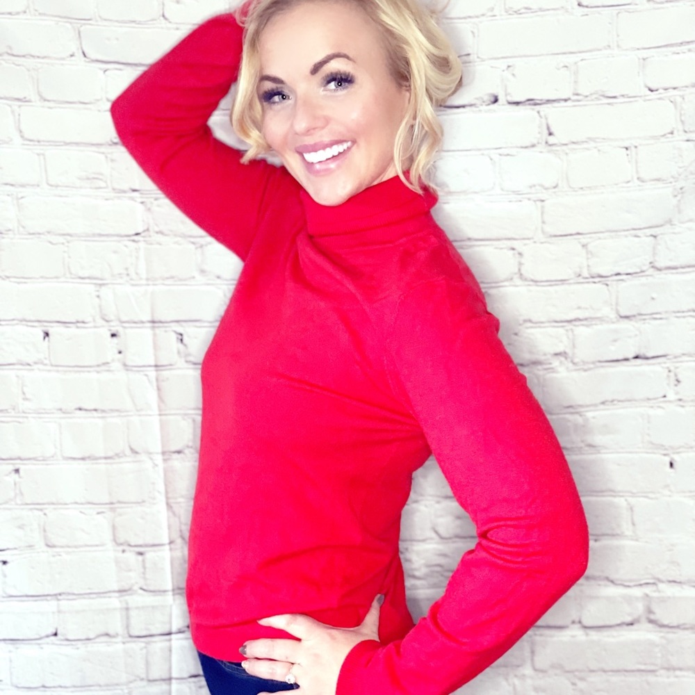 Super soft women’s red turtleneck size large Q&A brand